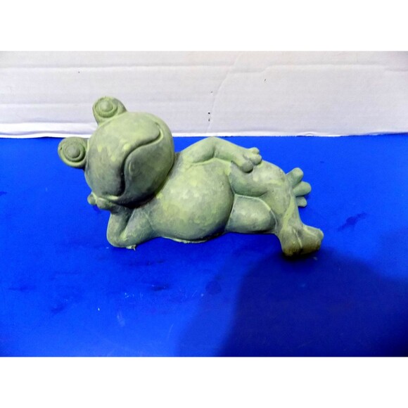 NEW Green Frog Figurine Statue Frogs Plaster Posing - Picture 3 of 4